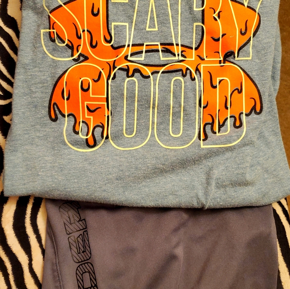 BOYS size Medium UNDER ARMOUR Outfir